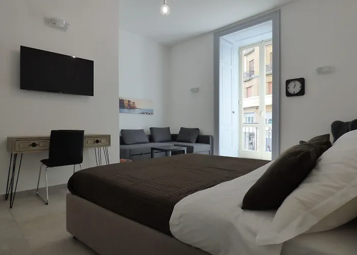 B&B Monteoliveto 33 Napoli